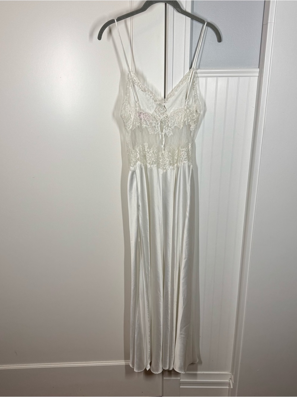 Victoria’s Secret Long Bridal Chantilly Lace Maxi Lace Dress size small 2004 - Picture 6 of 9